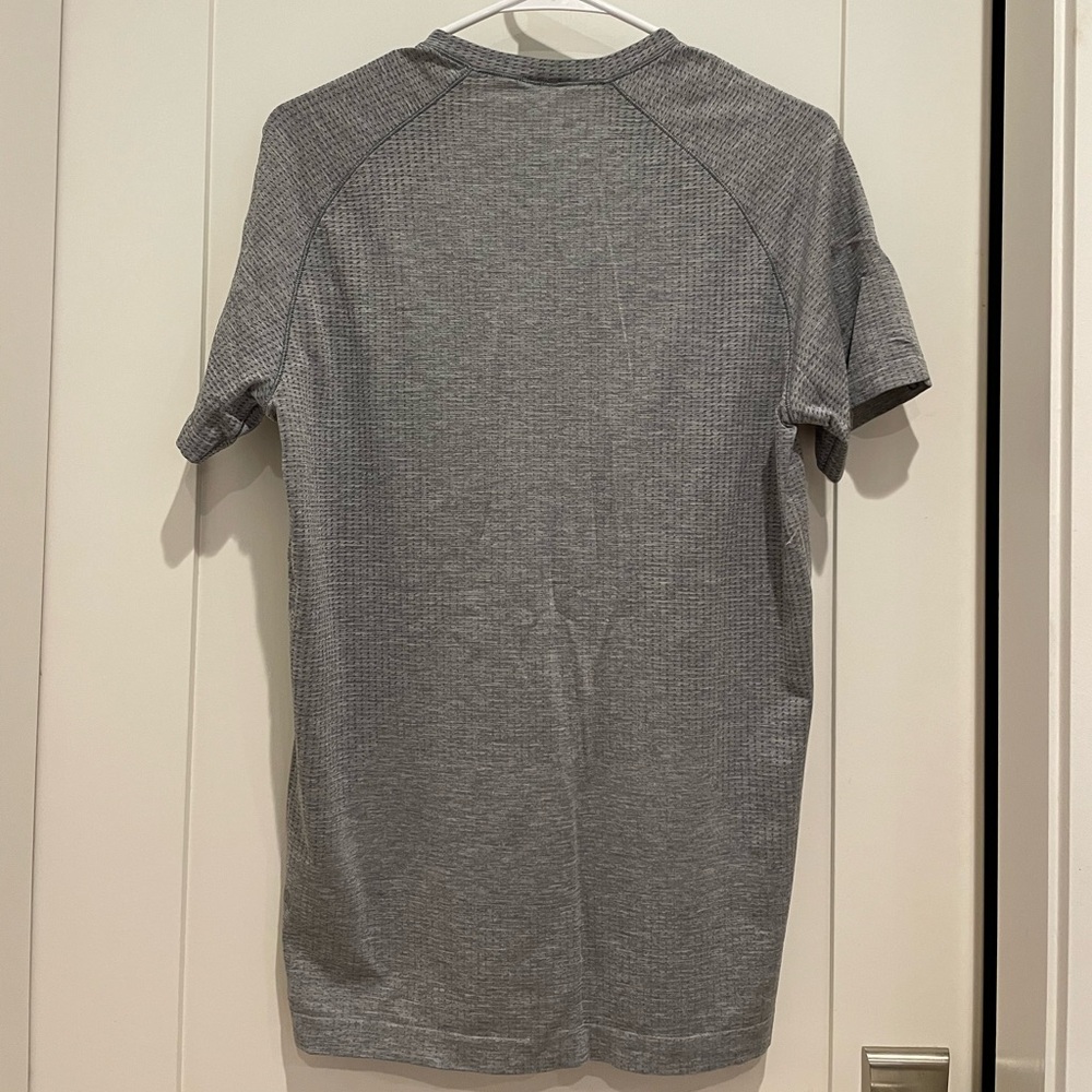 Men's Lululemon Metal Vent Tech Short Sleeve Shirt (Original Slim Fit) - Picture 5 of 6